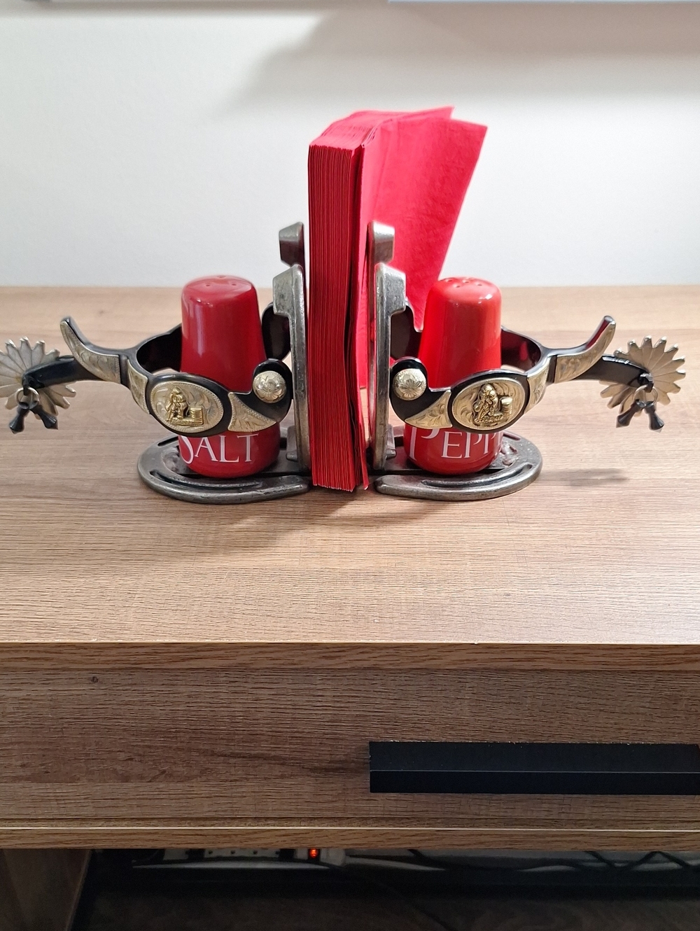 #AEE Western Spur Salt & Pepper & Napkin Holder